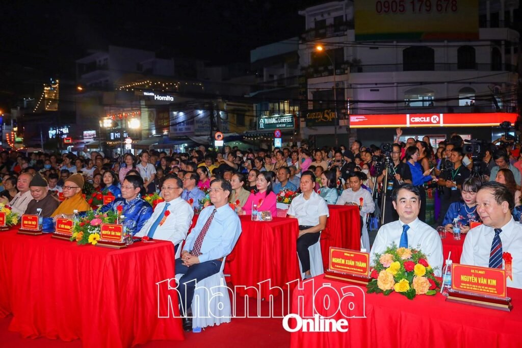 Khai mạc lễ hội Tháp Bà Pô Nagar 2025